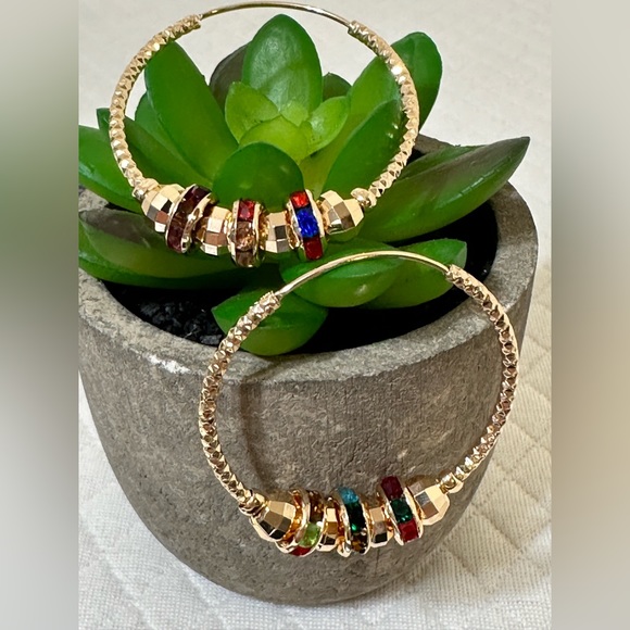 Beautiful hoop earrings ✨ - Picture 4 of 11